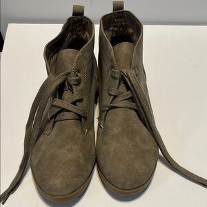 Very G Women's Taupe Ankle Boots